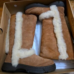 Womens UGG Boots size 6